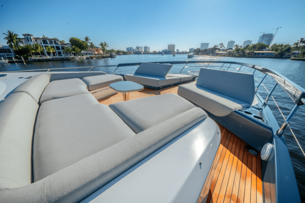 80ft Azimut Yacht For Sale