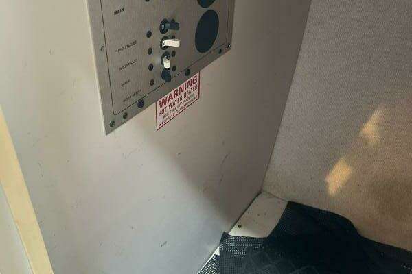 Photo of the 1989 Carver 2557 Montego "Carver"