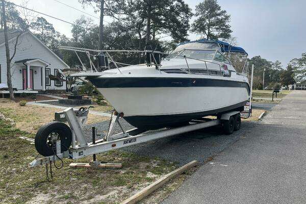 Photo of the 1989 Carver 2557 Montego "Carver"