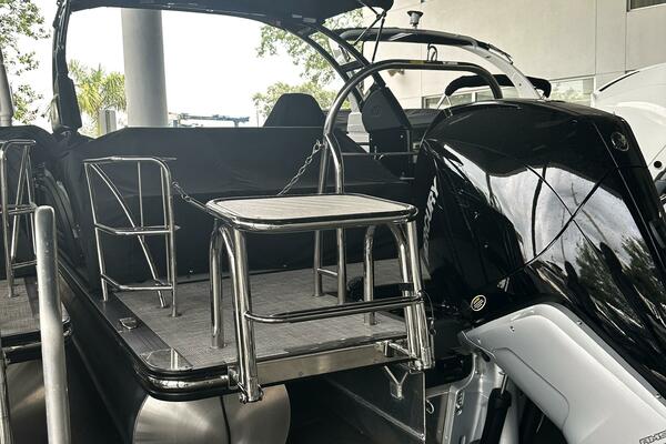 Photo of the 2023 Harris 250 Solstice