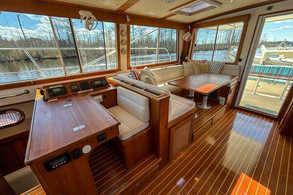 Maine Cat 47 Power Cat Yacht For Sale