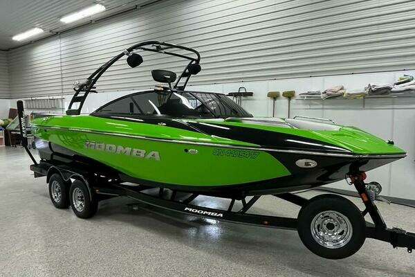 24-ft-Moomba-2013-Mojo 2.5-Wellesley Ontario Canada yacht for sale