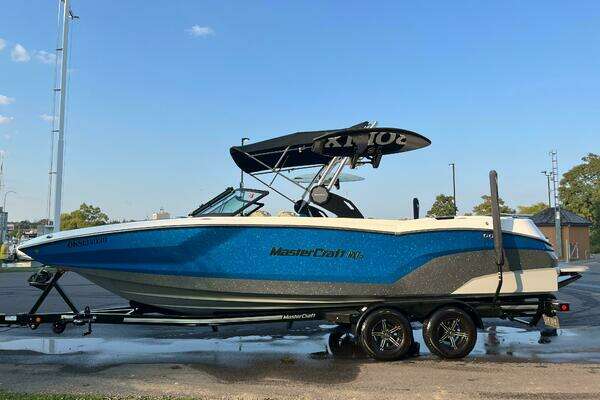 24-ft-Mastercraft-2022-NXT24-Port Carling Ontario Canada yacht for sale