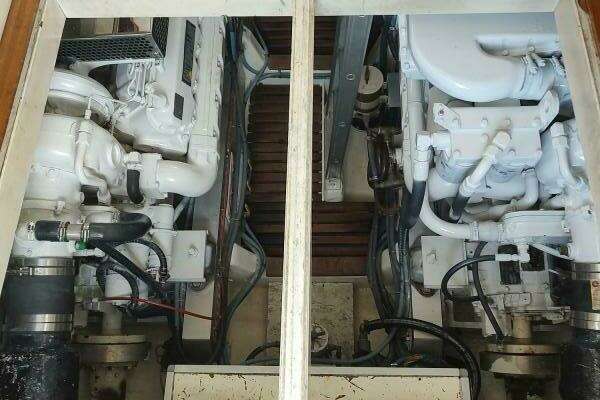 Grand Banks Eastbay 40 Flybridge Yacht For Sale