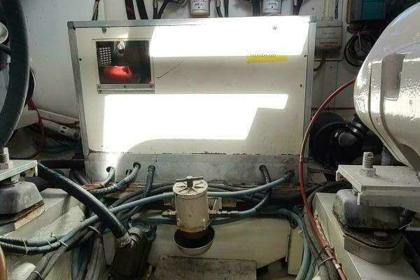 Grand Banks Eastbay 40 Flybridge Yacht For Sale