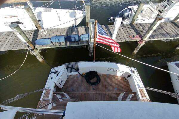 Grand Banks Eastbay 40 Flybridge Yacht For Sale