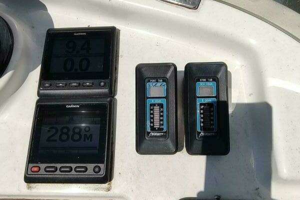 Grand Banks Eastbay 40 Flybridge Yacht For Sale