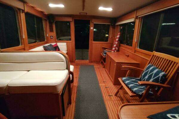 Grand Banks Eastbay 40 Flybridge Yacht For Sale