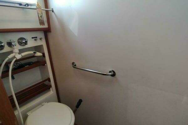 Grand Banks Eastbay 40 Flybridge Yacht For Sale