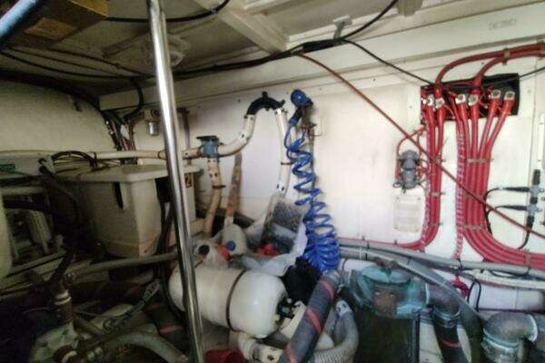 Grand Banks Eastbay 40 Flybridge Yacht For Sale