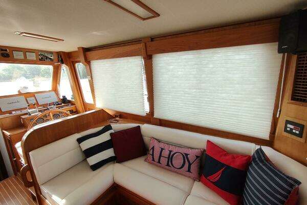Grand Banks Eastbay 40 Flybridge Yacht For Sale