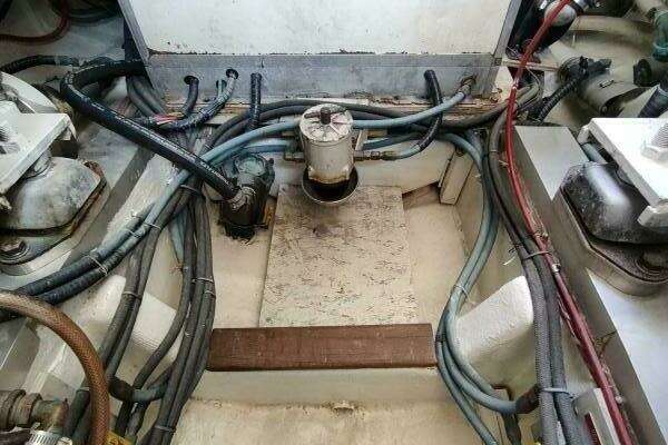 Grand Banks Eastbay 40 Flybridge Yacht For Sale