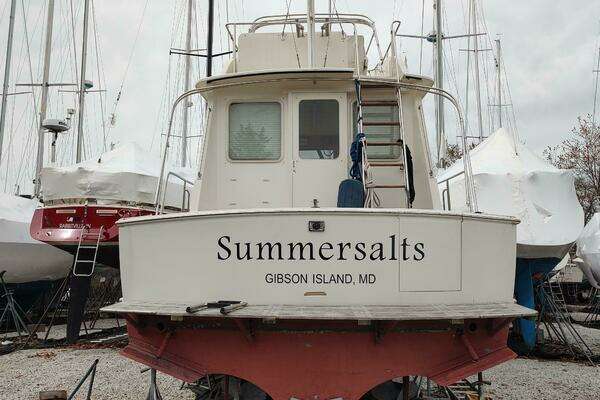 Grand Banks Eastbay 40 Flybridge Yacht For Sale