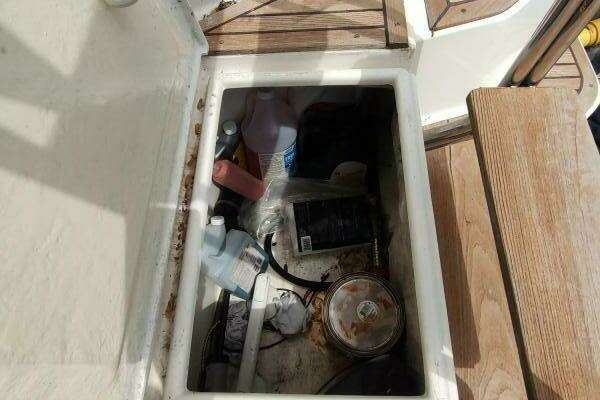 Grand Banks Eastbay 40 Flybridge Yacht For Sale