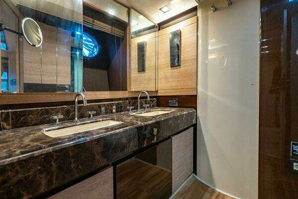 Azimut Fly Yacht For Sale