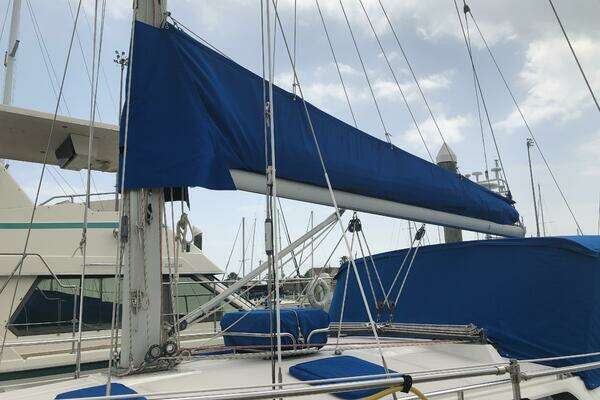 Photo of the 2003 Catalina 350 "Brisa del Oceano"