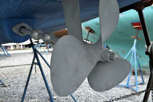 Photo of the 2004 Hunter  "Santa Cruz"