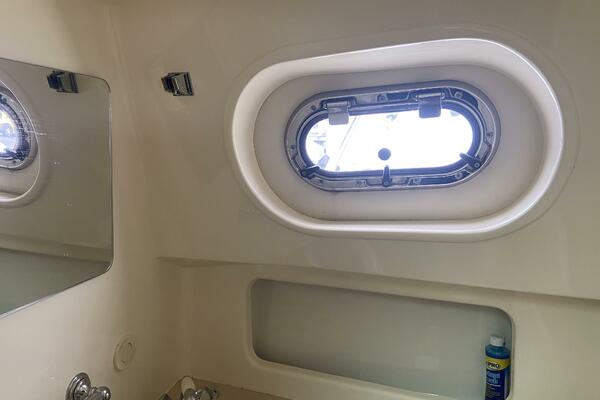33ft Pursuit Yacht For Sale