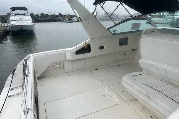 33ft Sea Ray Yacht For Sale