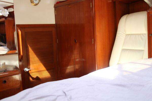 EQUUS 48ft Camper  amp  Nicholsons Yacht For Sale