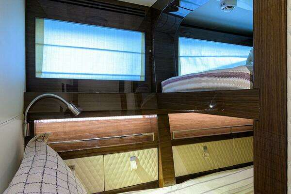 2023 Lazzara Yachts 67