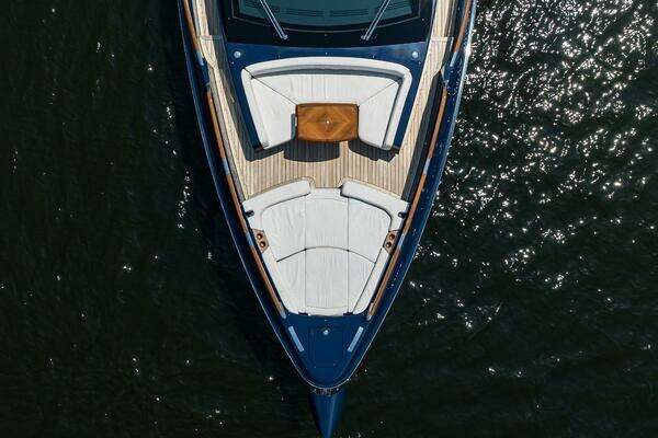 2023 Lazzara Yachts 67