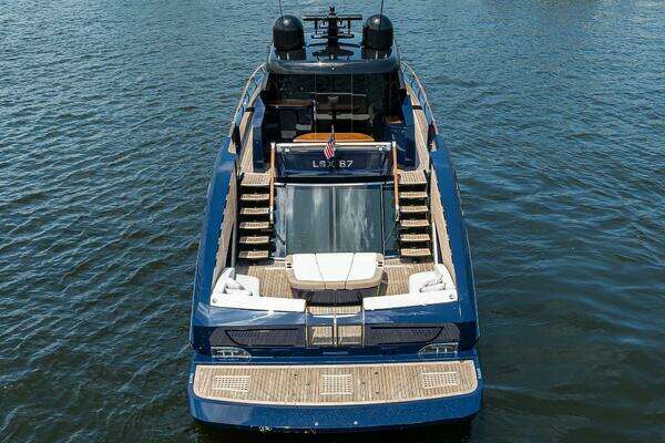 2023 Lazzara Yachts 67