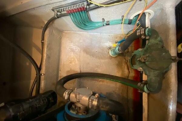 Come From Away 35ft Silverton Yacht For Sale