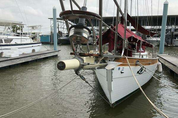 Photo of the 1984 Hans Christian 43 Traditional "Irreversible"