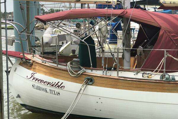 Photo of the 1984 Hans Christian 43 Traditional "Irreversible"