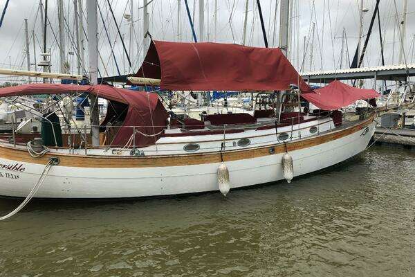 Photo of the 1984 Hans Christian 43 Traditional "Irreversible"