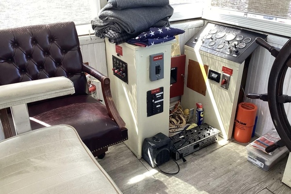 INDIAN RIVER QUEEN 99ft Custom Yacht For Sale
