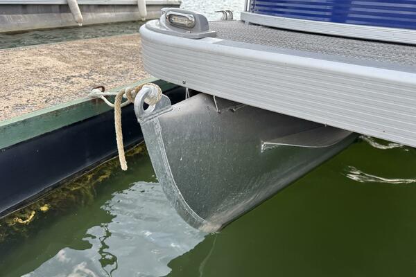 23ft Bennington Yacht For Sale