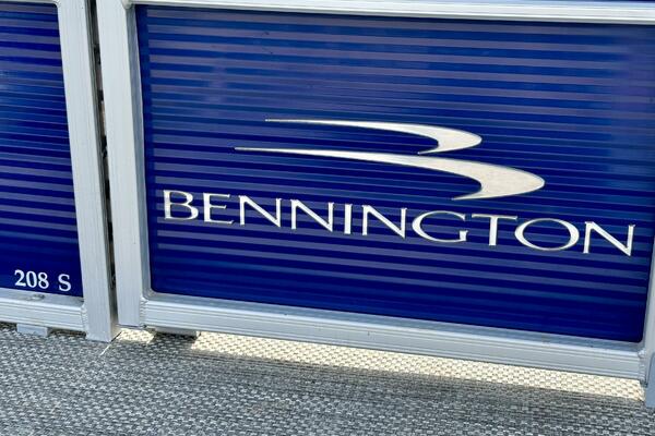 23ft Bennington Yacht For Sale