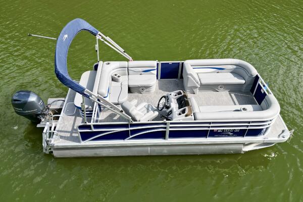 23ft Bennington Yacht For Sale