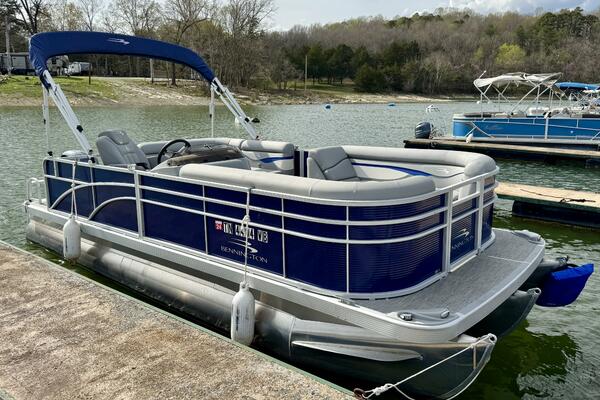 23ft Bennington Yacht For Sale