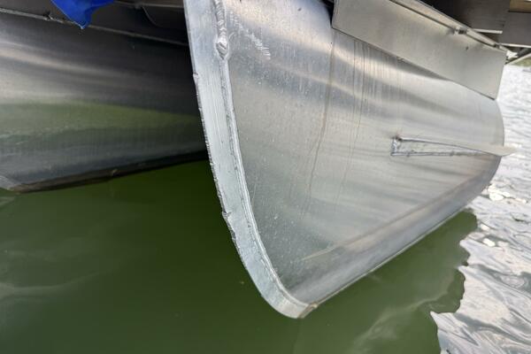 23ft Bennington Yacht For Sale