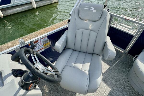 23ft Bennington Yacht For Sale