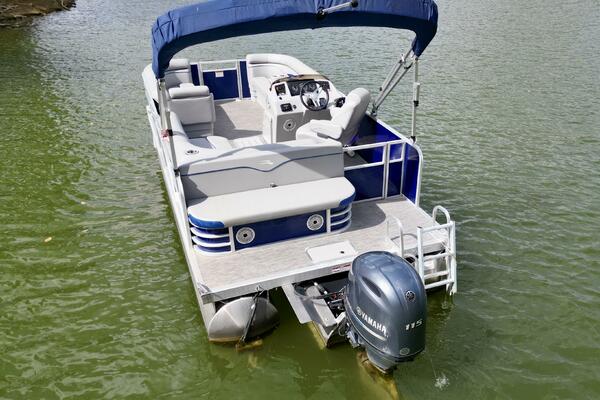 23ft Bennington Yacht For Sale