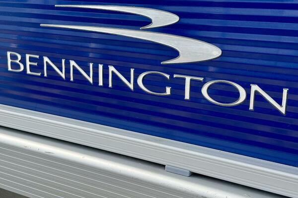 23ft Bennington Yacht For Sale