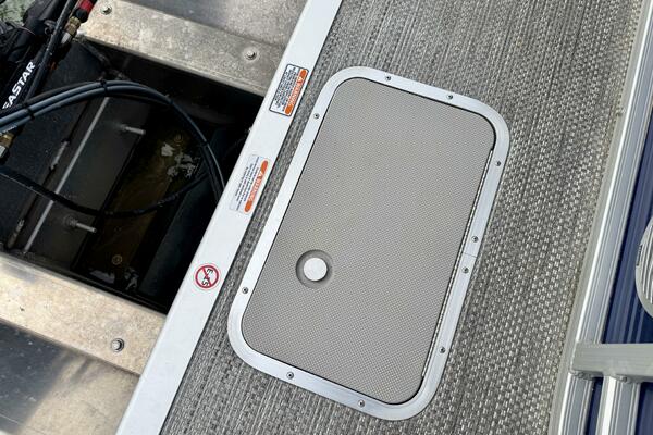 23ft Bennington Yacht For Sale