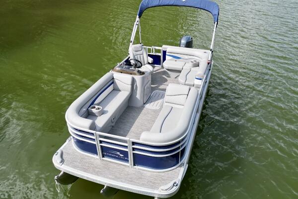 23ft Bennington Yacht For Sale