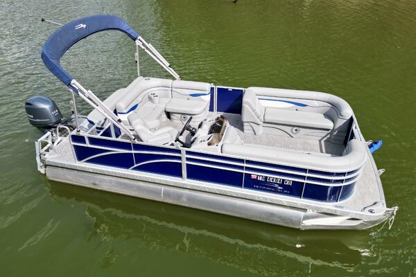 23ft Bennington Yacht For Sale