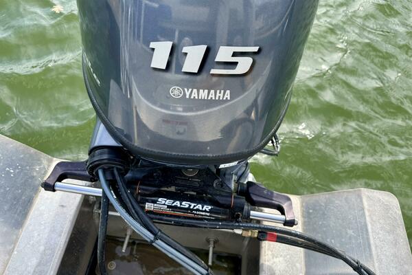 23ft Bennington Yacht For Sale