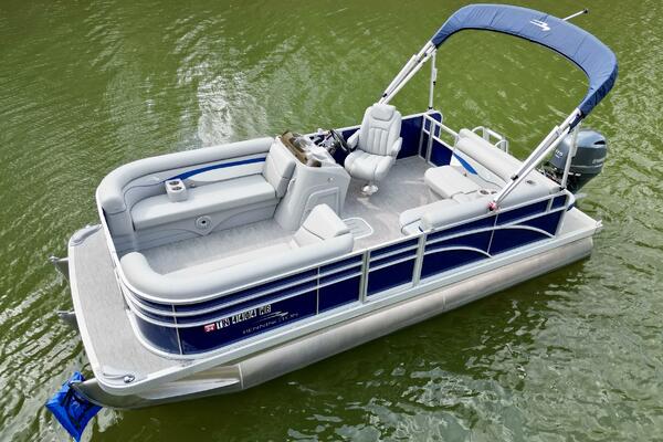 23ft Bennington Yacht For Sale