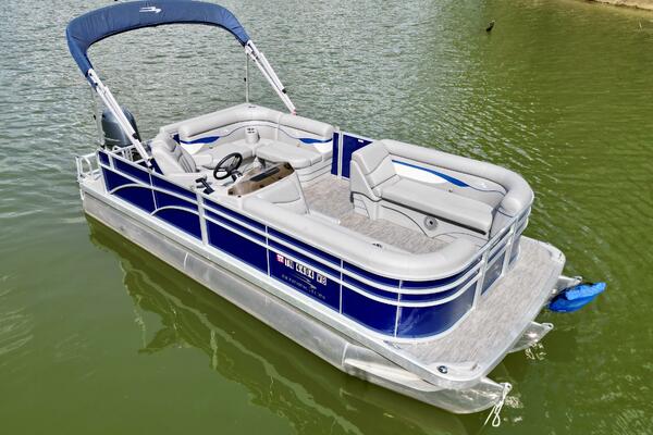 23ft Bennington Yacht For Sale