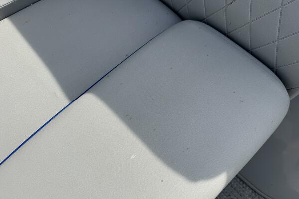 23ft Bennington Yacht For Sale