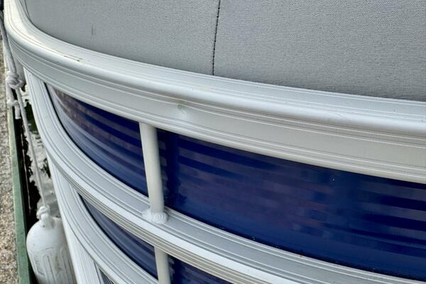 23ft Bennington Yacht For Sale