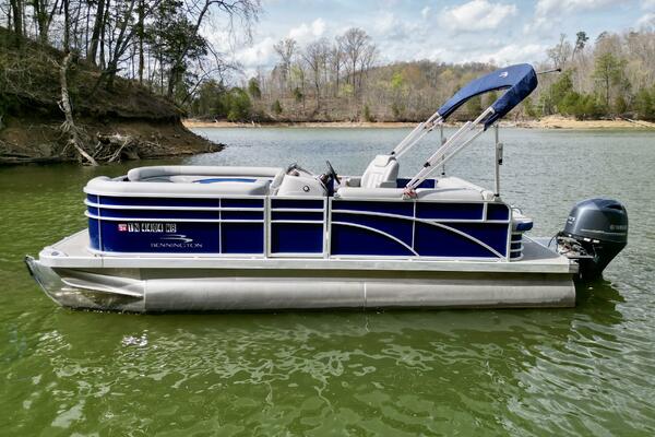 23ft Bennington Yacht For Sale