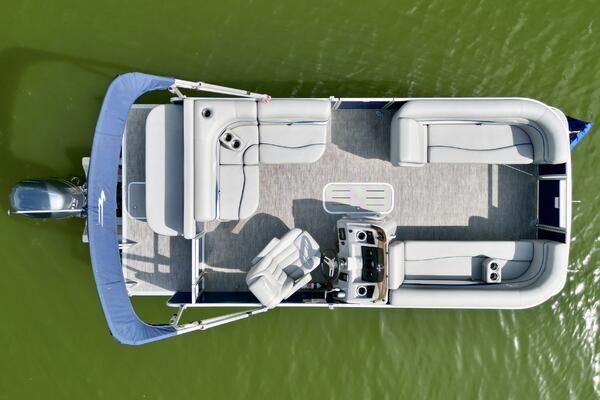 23ft Bennington Yacht For Sale